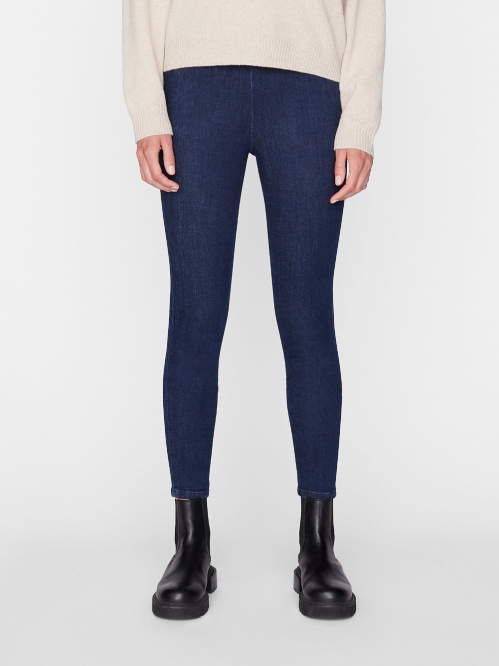 Primary image for The Jetset Skinny Crop -- Keller