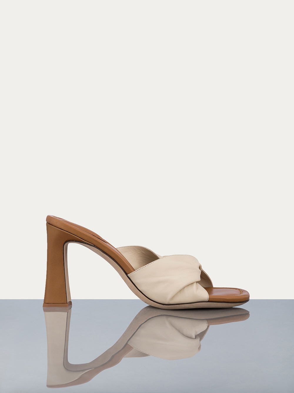 Primary image for Le Carver Pump -- Bone