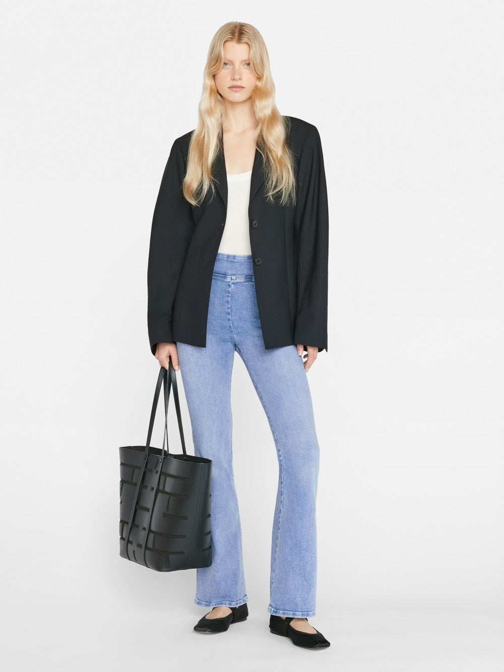 Secondary image for The Jetset Flare -- Casper Clean