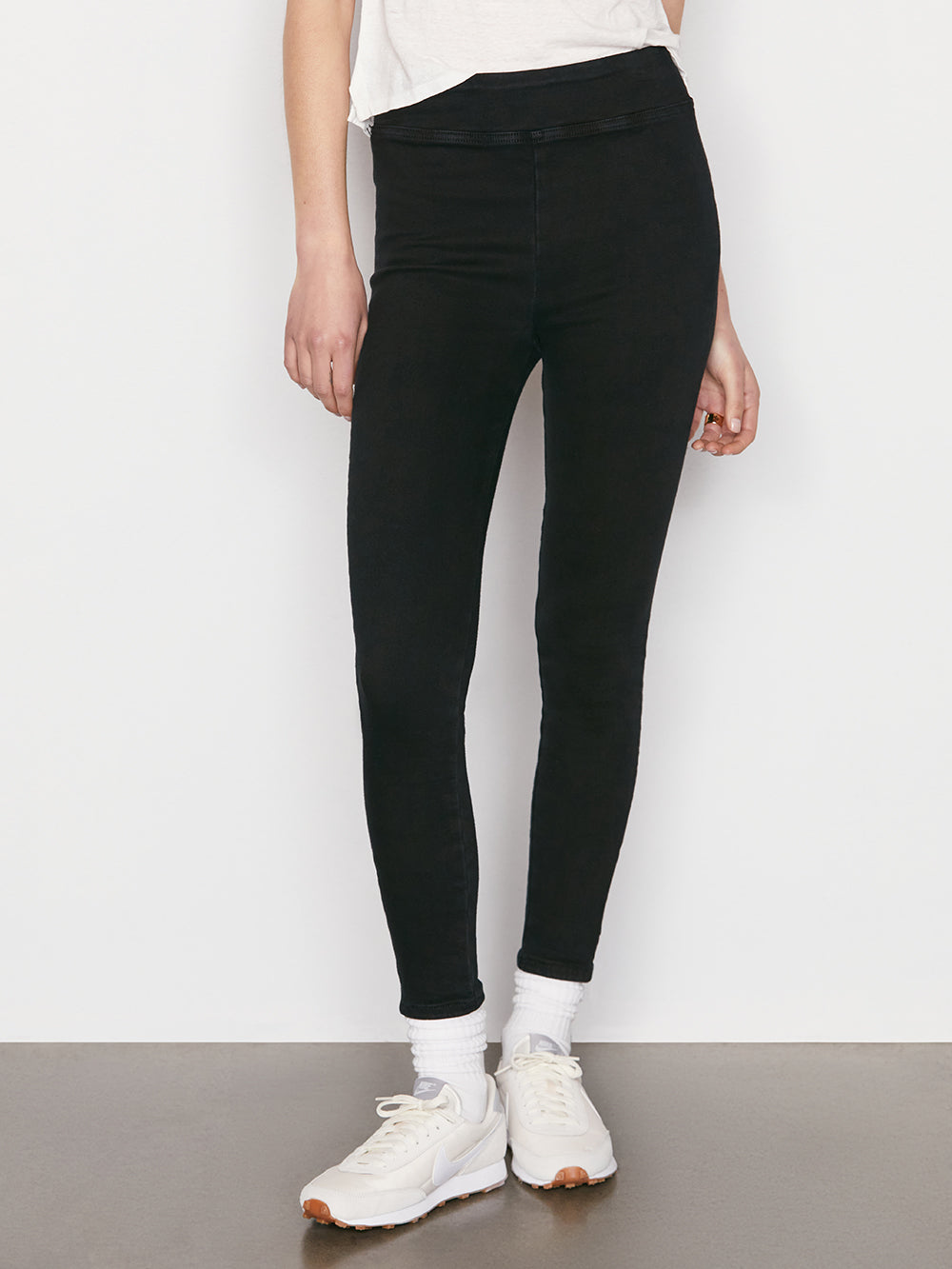 Primary image for The Jetset Skinny Crop -- Sheen Noir