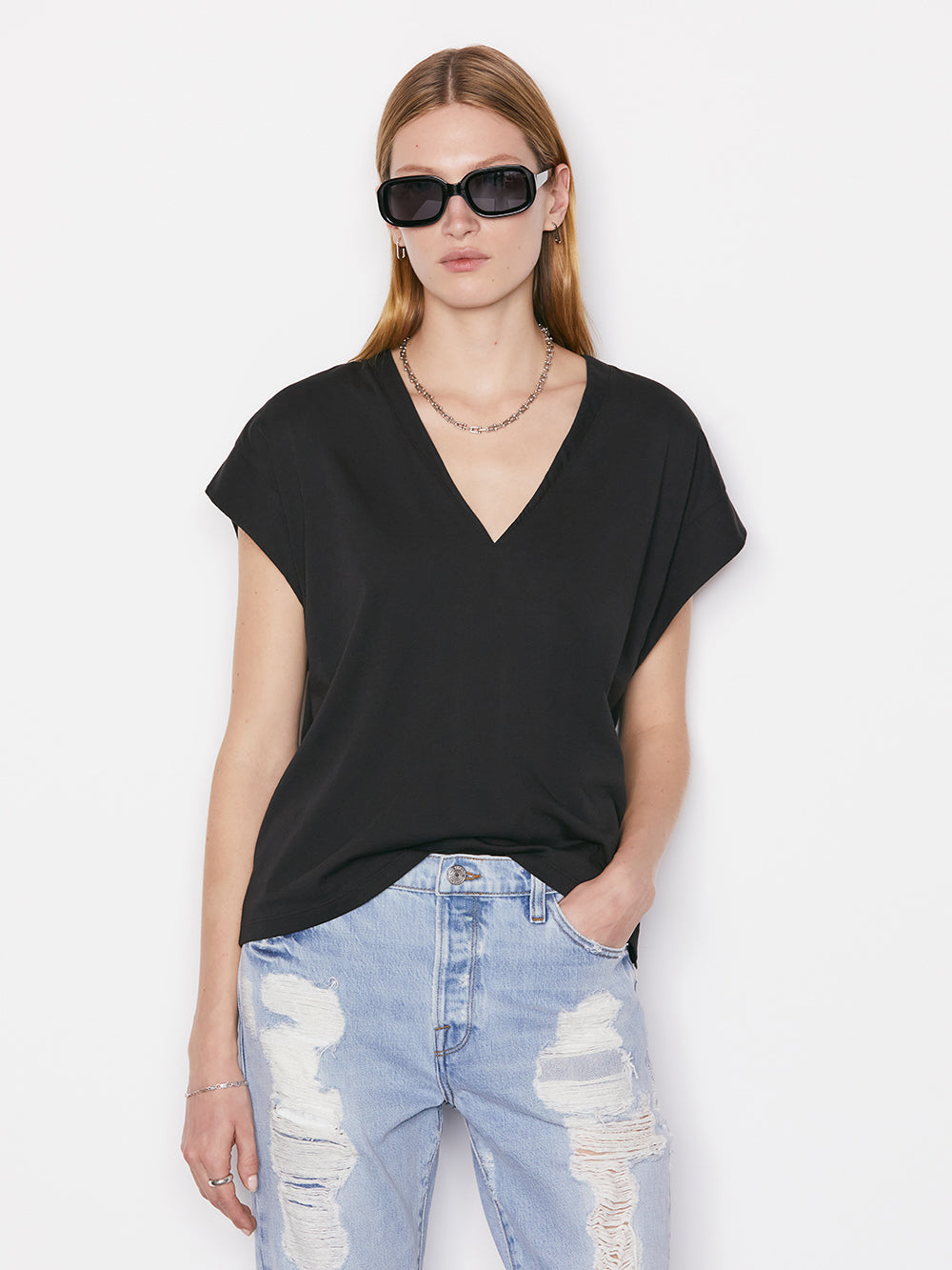 Primary image for Le Mid Rise V Neck Tee -- Noir